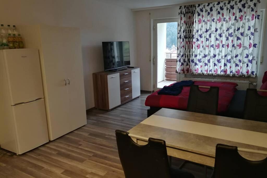 Tolle 1 Zimmer Ferienwohnung Mit Super Aussicht Enzklösterle Extérieur photo